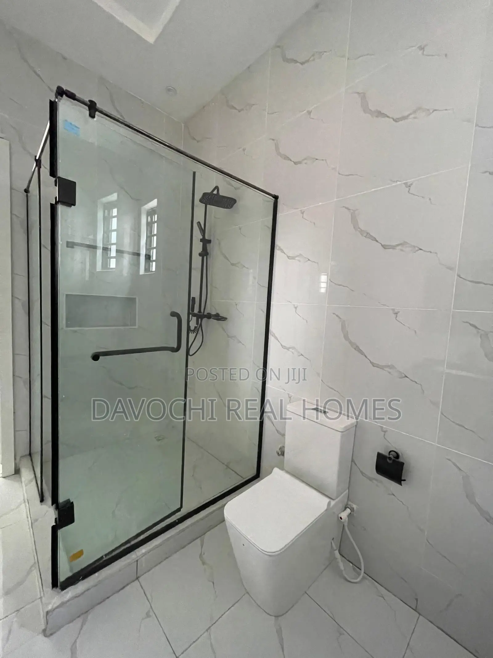 5bdrm Duplex in Off Lekki-Epe Expressway for sale