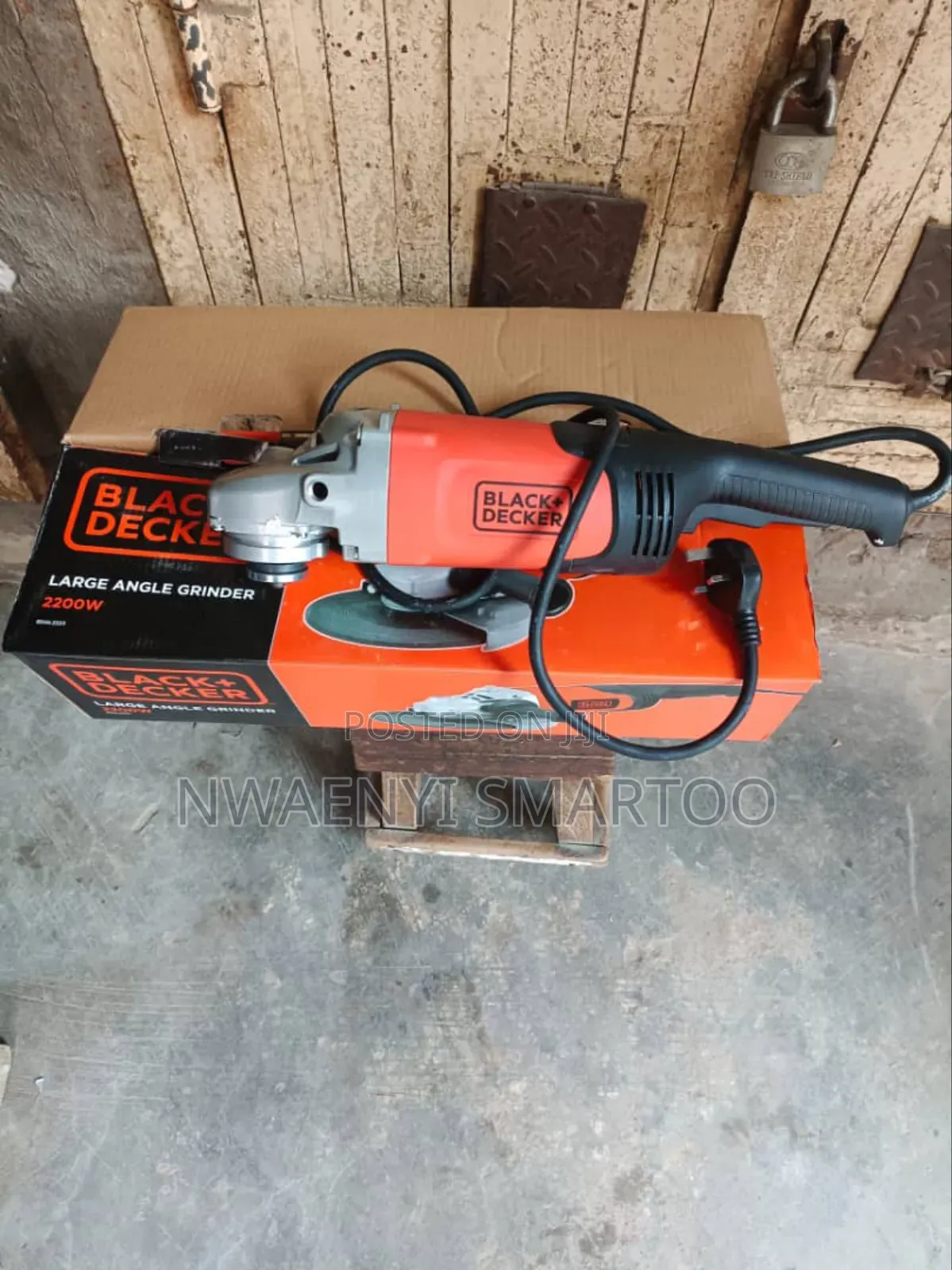 Black and Decker 9inches Grinding Machine