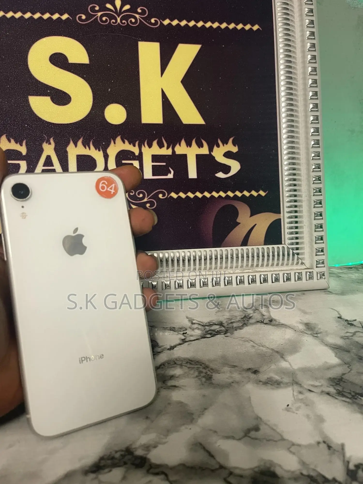 Apple iPhone XR 64 GB White