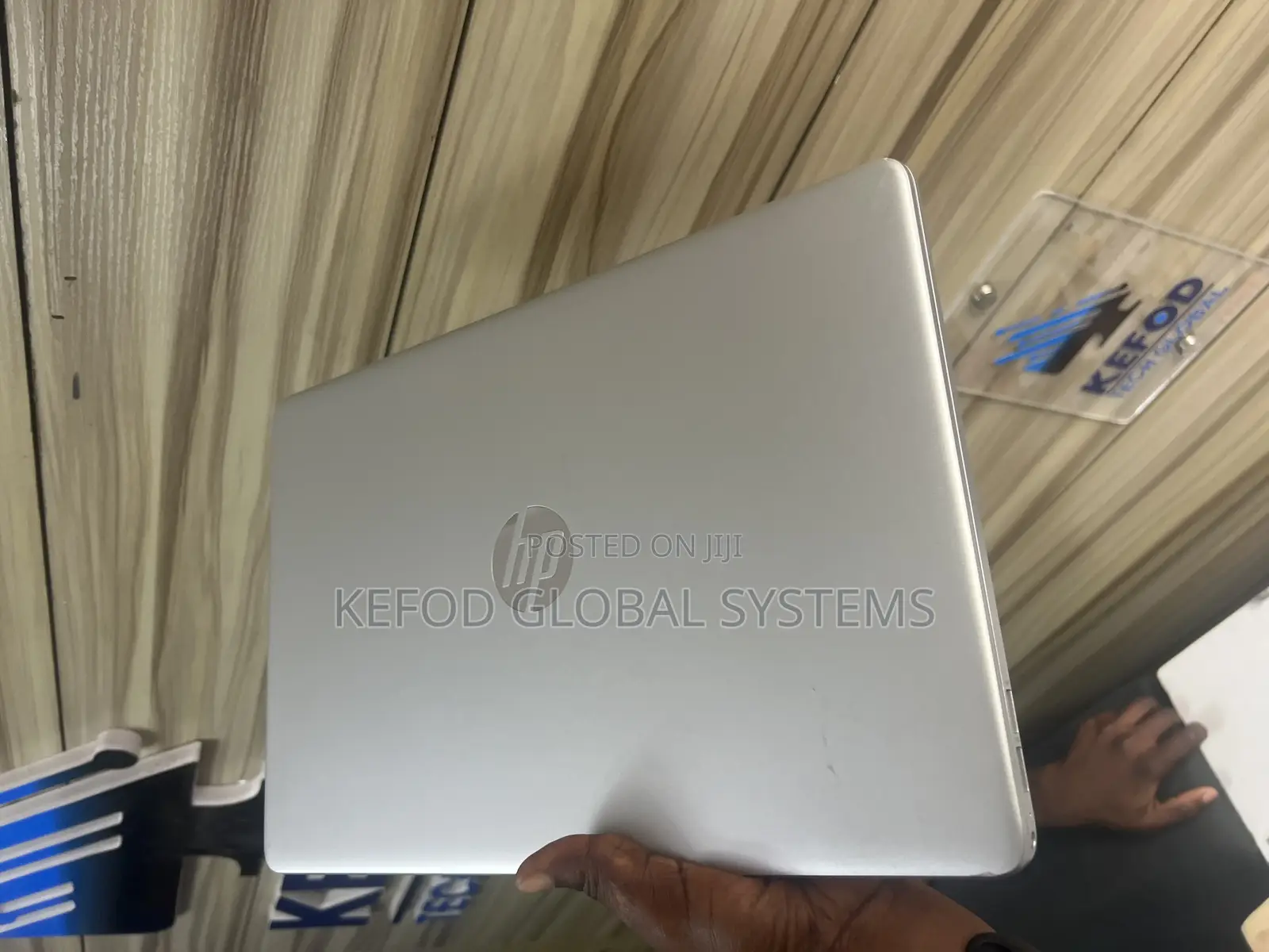 Laptop HP 15-Dy2075tg 12GB Intel Core I5 SSD 256GB