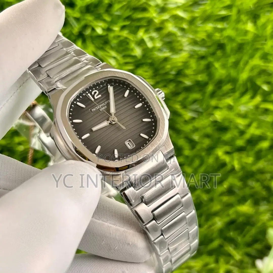 Patek Philippe Nautilus Luxury Wristwatch