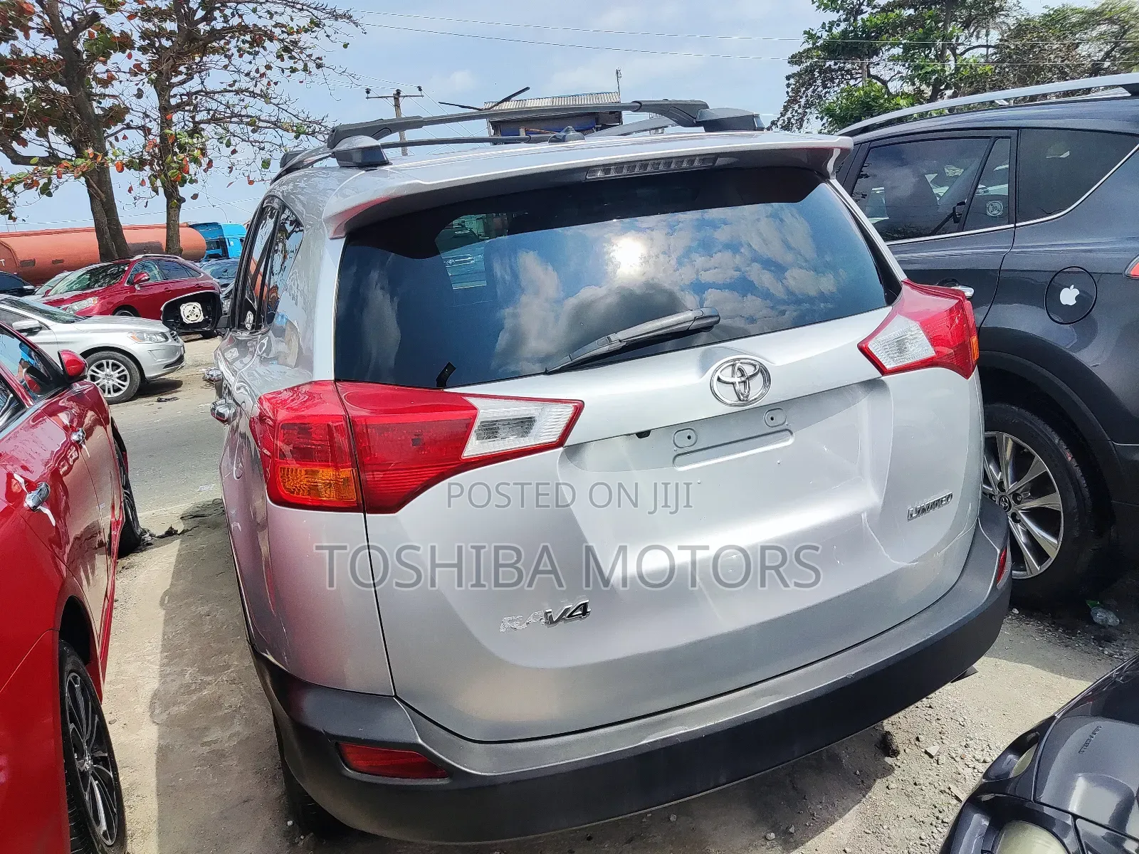 Toyota RAV4 Limited 4dr SUV AWD (2.5L 4cyl 6A) 2015 Silver