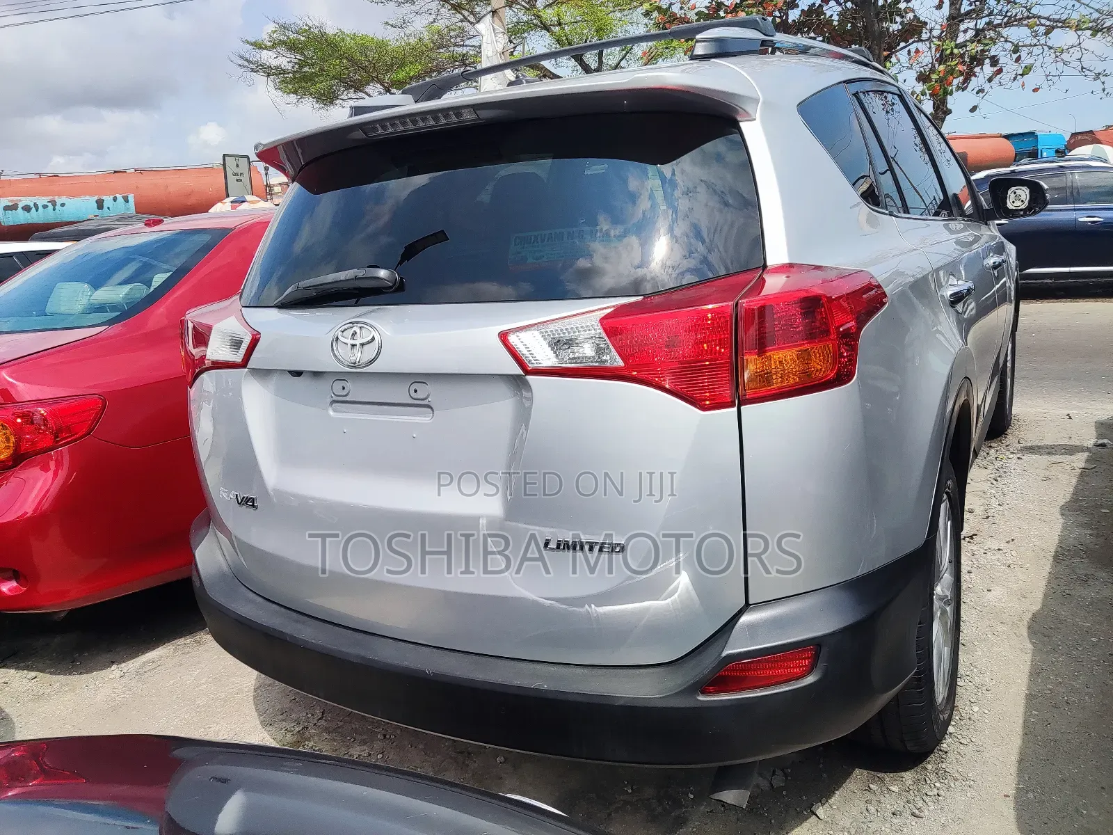Toyota RAV4 Limited 4dr SUV AWD (2.5L 4cyl 6A) 2015 Silver