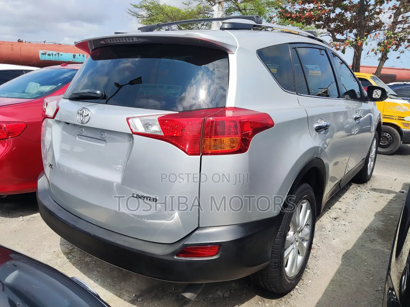 Toyota RAV4 Limited 4dr SUV AWD (2.5L 4cyl 6A) 2015 Silver