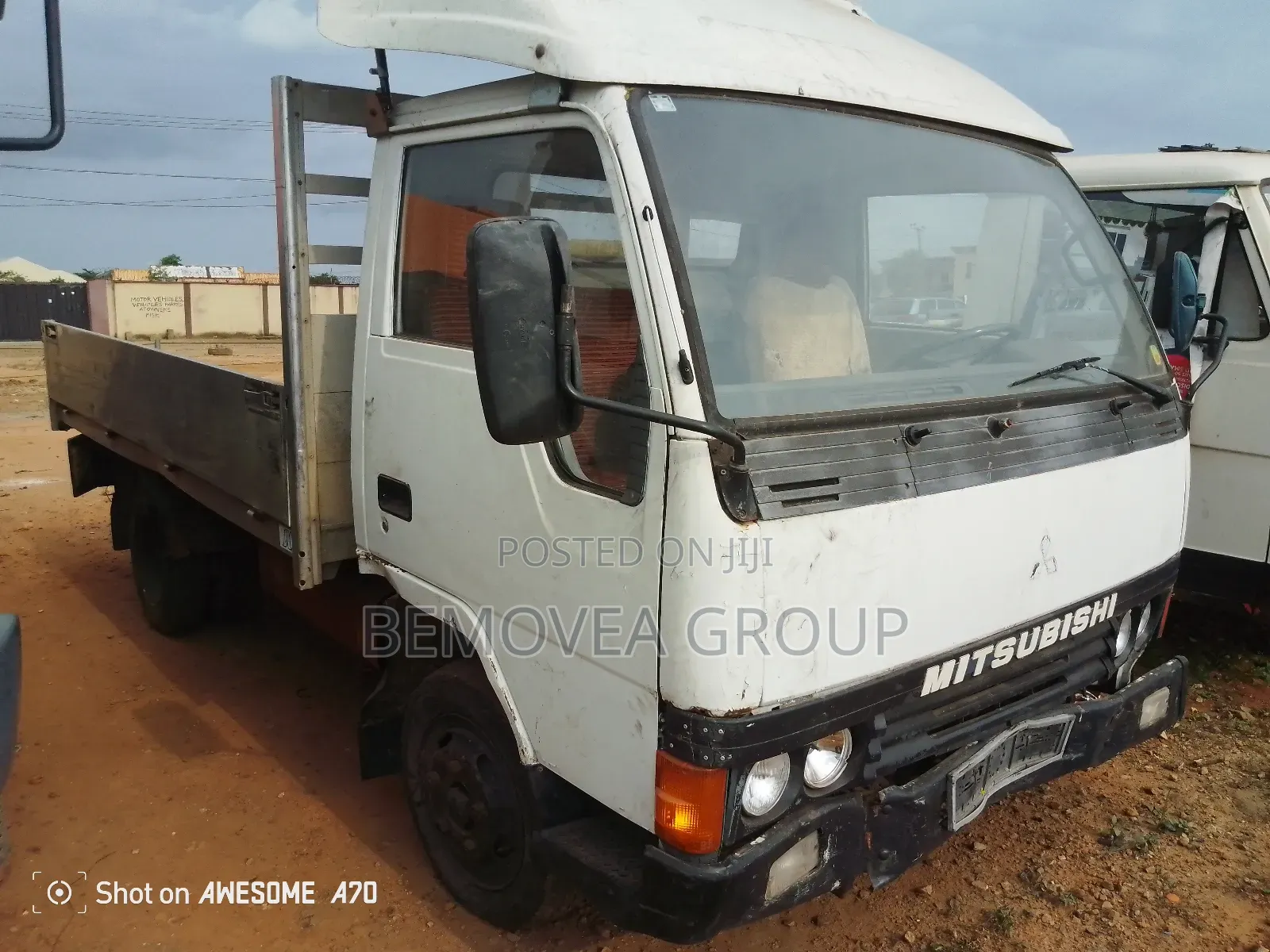 Mitsubishi Canter Mini Truck
