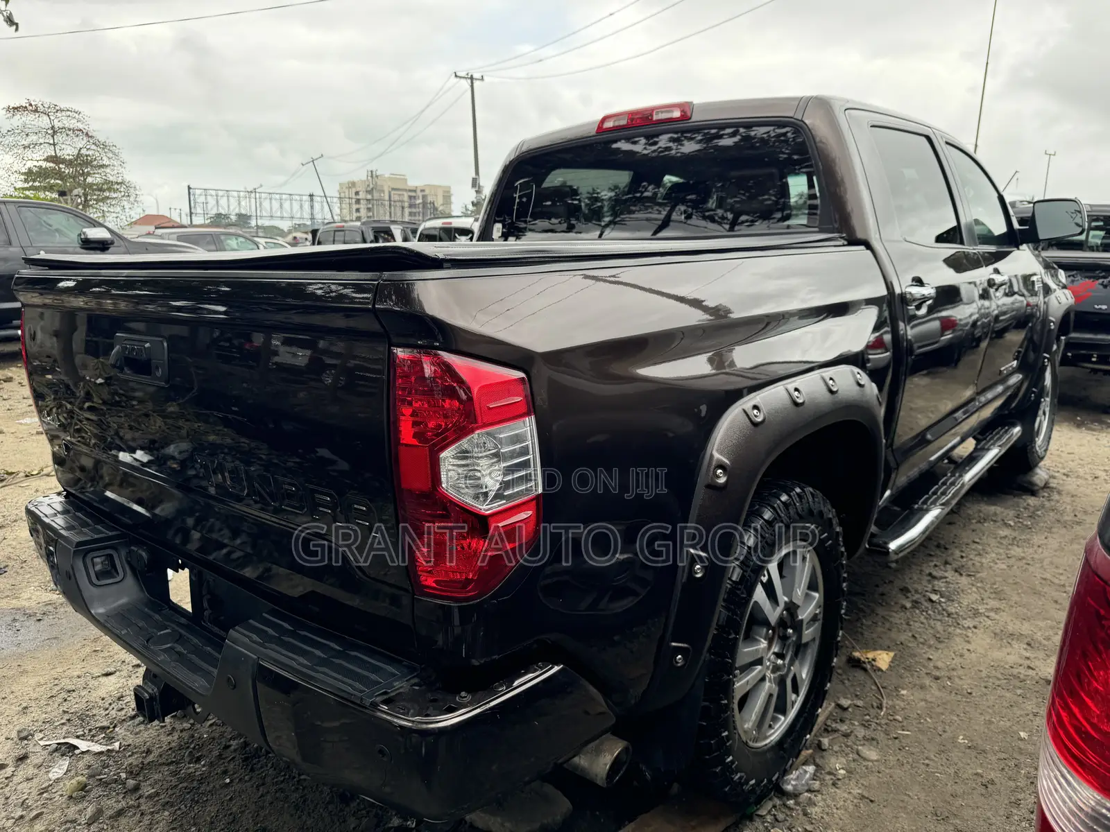 Toyota Tundra 1794 5.7L V8 w/FFV 4x4 CrewMax 5.6 ft. box 145.7 in. WB