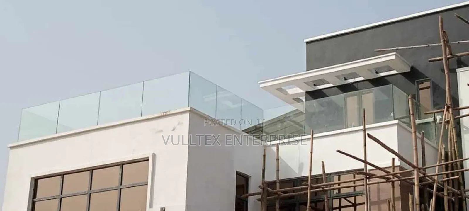 Frameless, Top Balcony Rail (Glass)