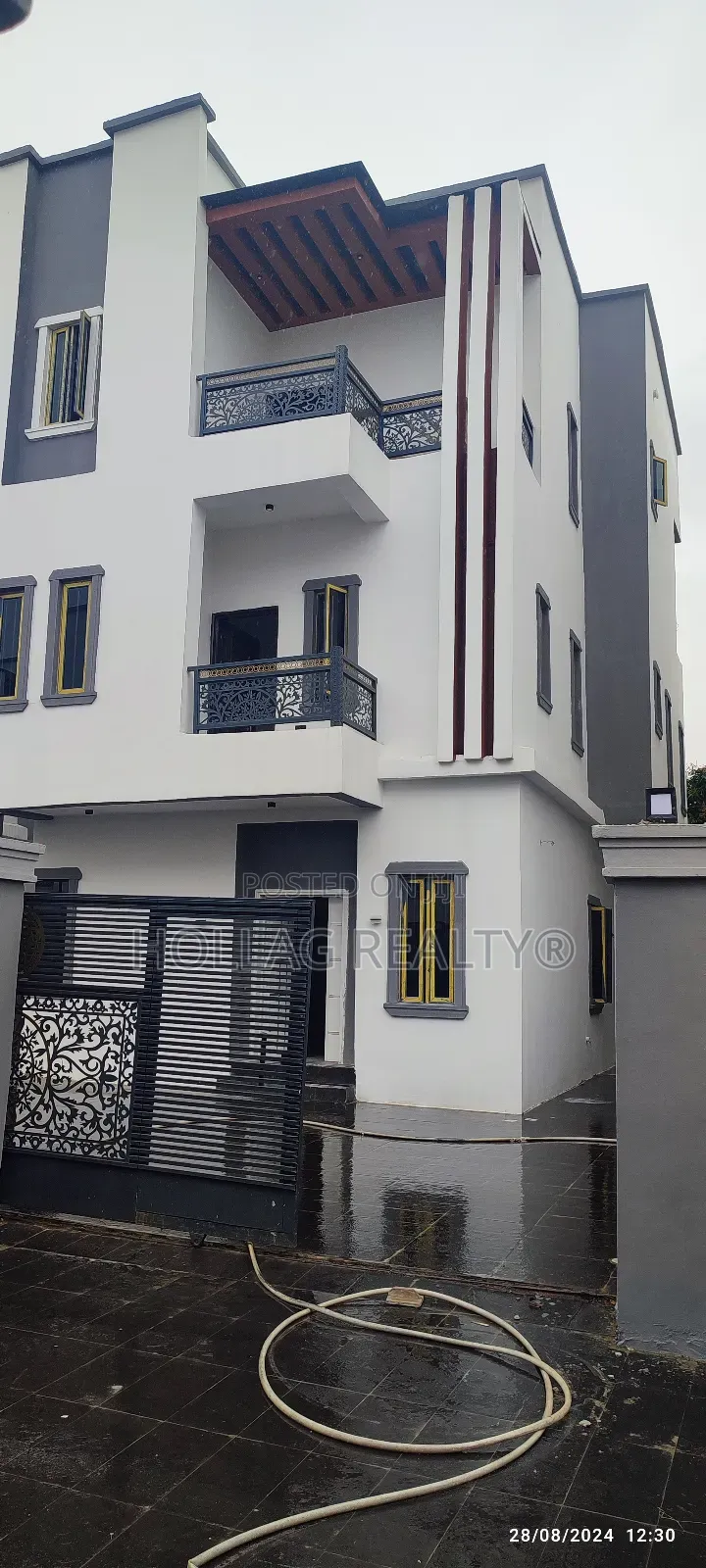 5bdrm Mansion in Apple Junction for sale