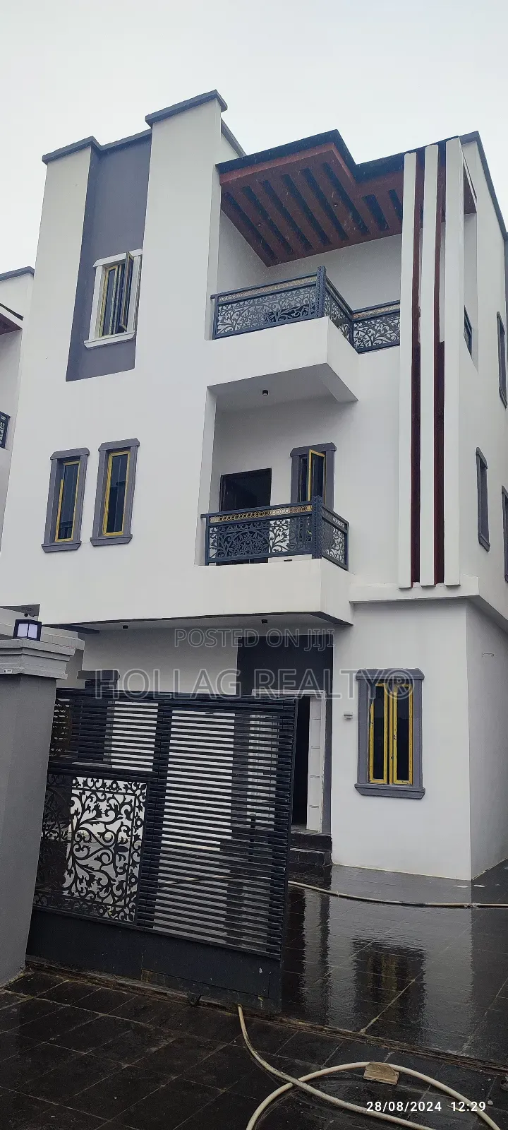 5bdrm Mansion in Apple Junction for sale