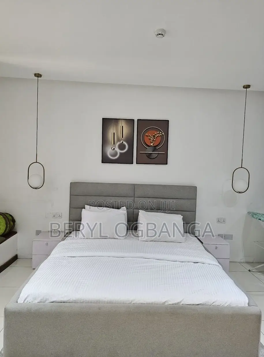 Exquisite One Bedroom Apartment in Admiralty Way With Pool