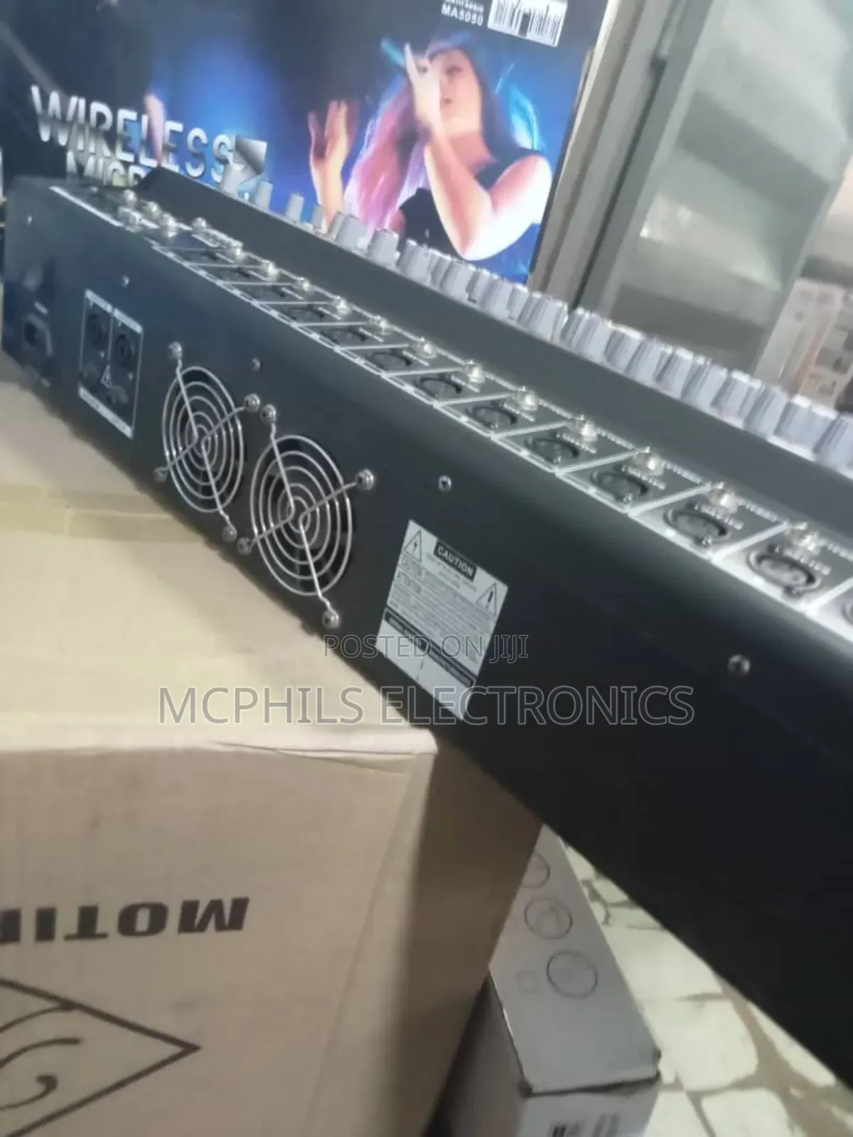 16-channels Powered Cmx Mixer Console.