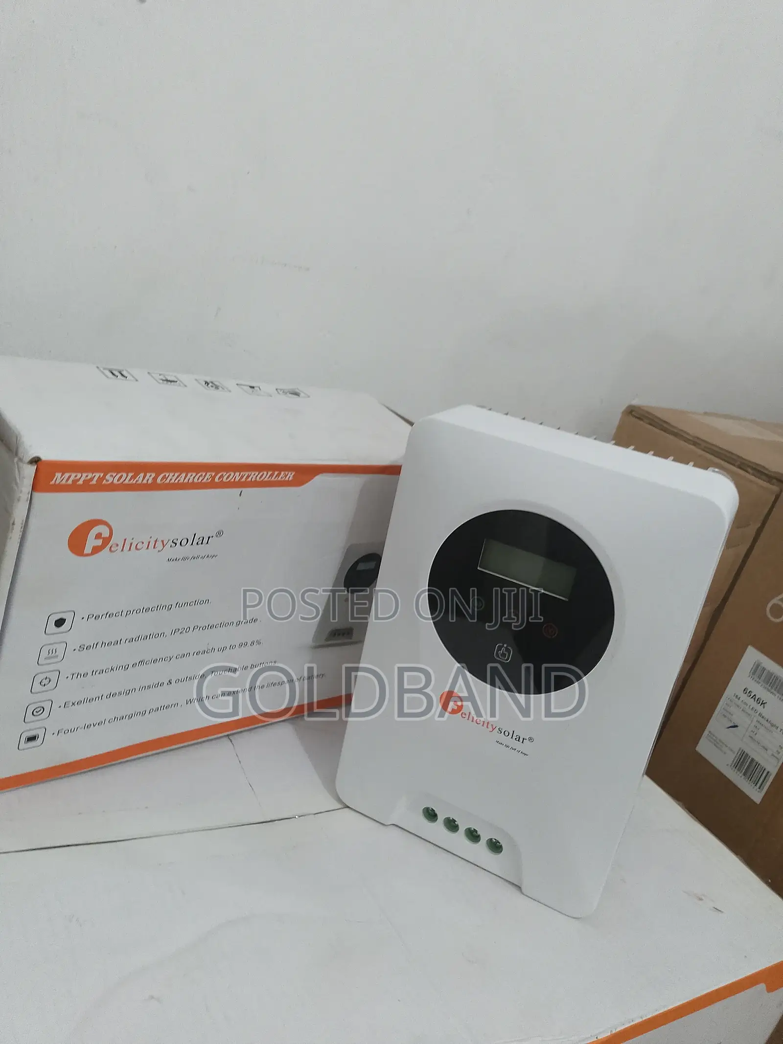 Strong Felicity MPPT Solar Charge Controller