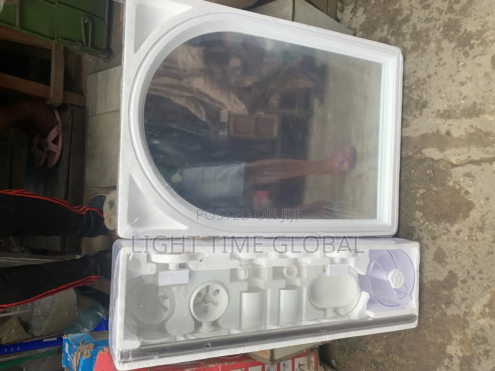 Mirror With Accessories