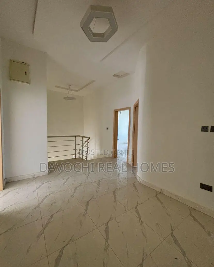 4bdrm Duplex in Ikota for rent