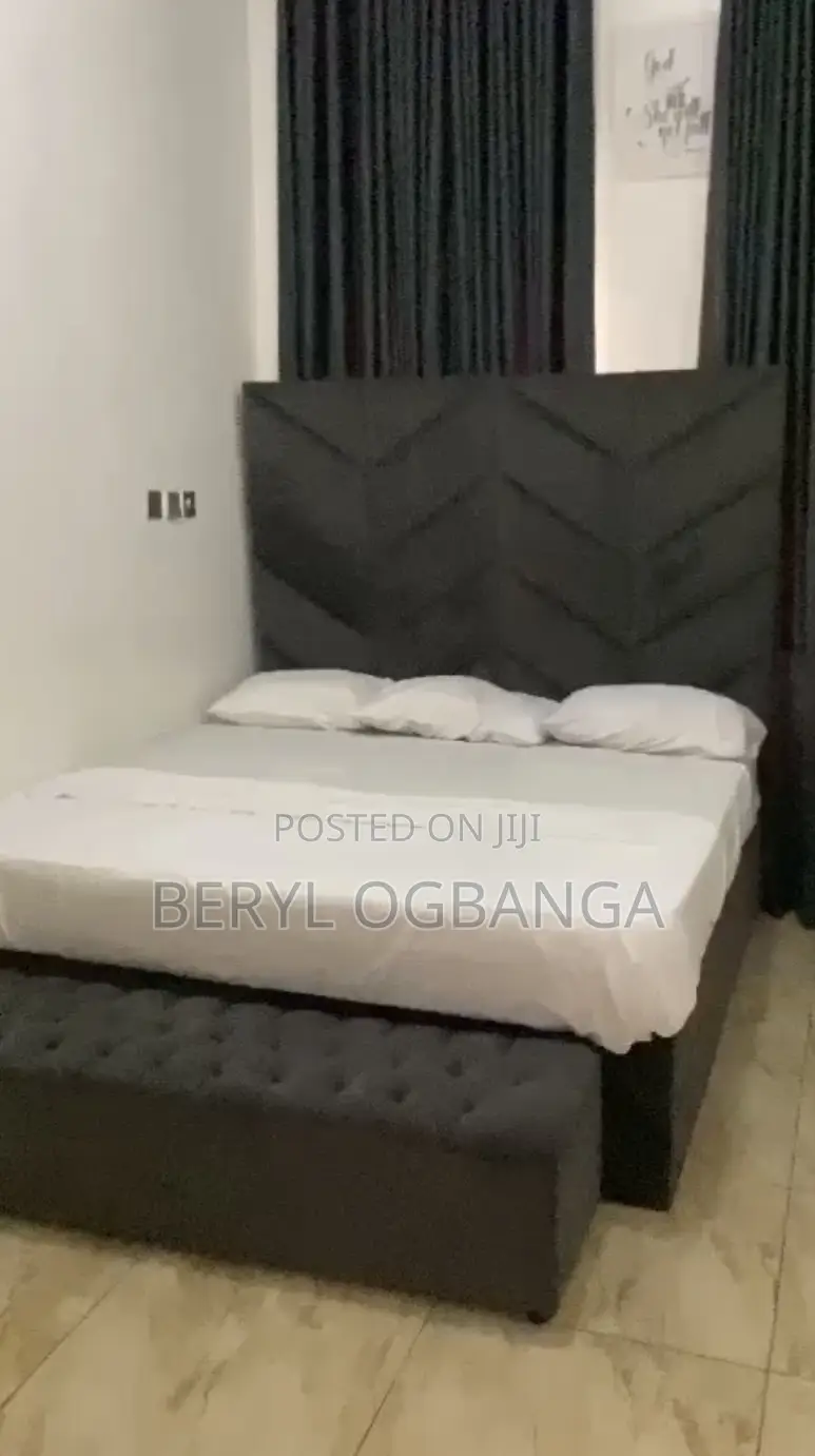 Weekly Apartment With Luxury Sitting Room and Netflix