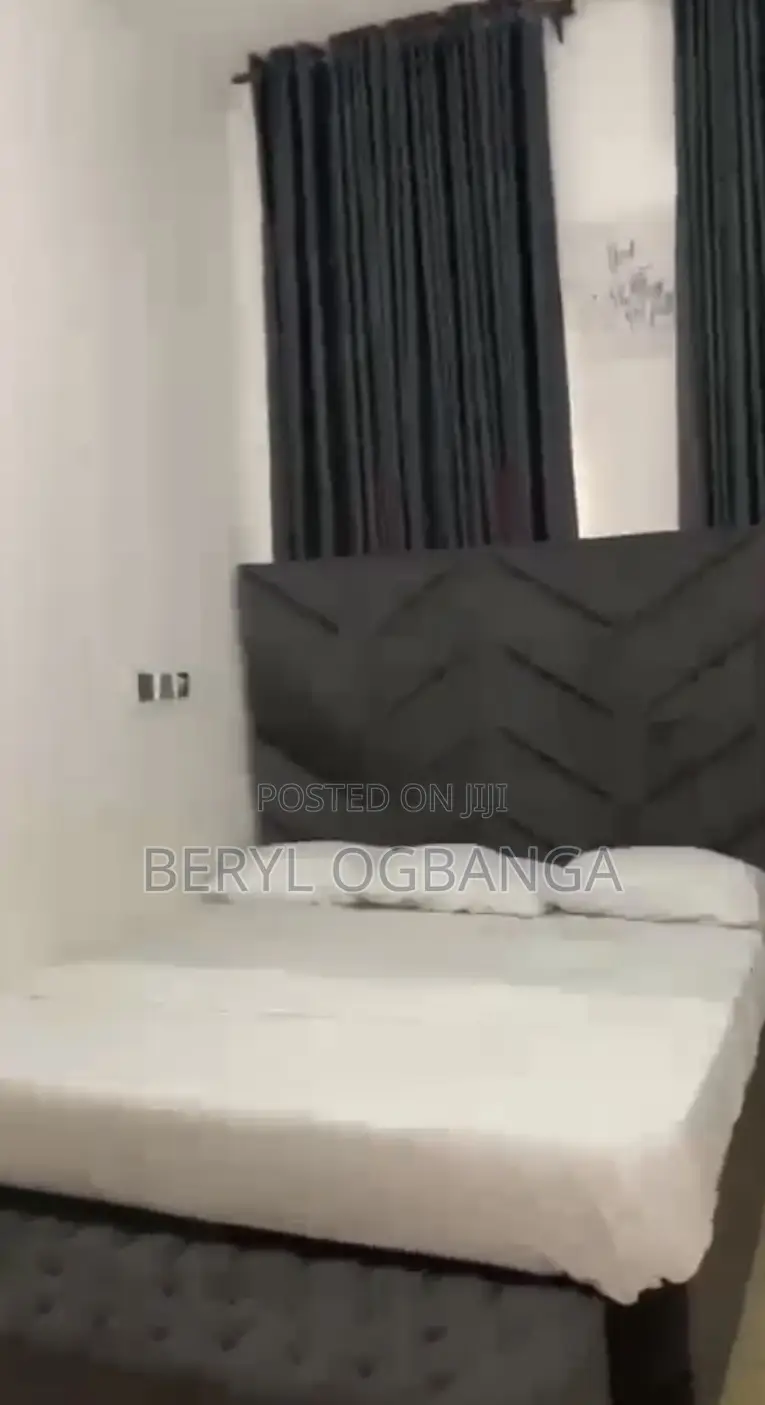 Weekly Apartment With Luxury Sitting Room and Netflix