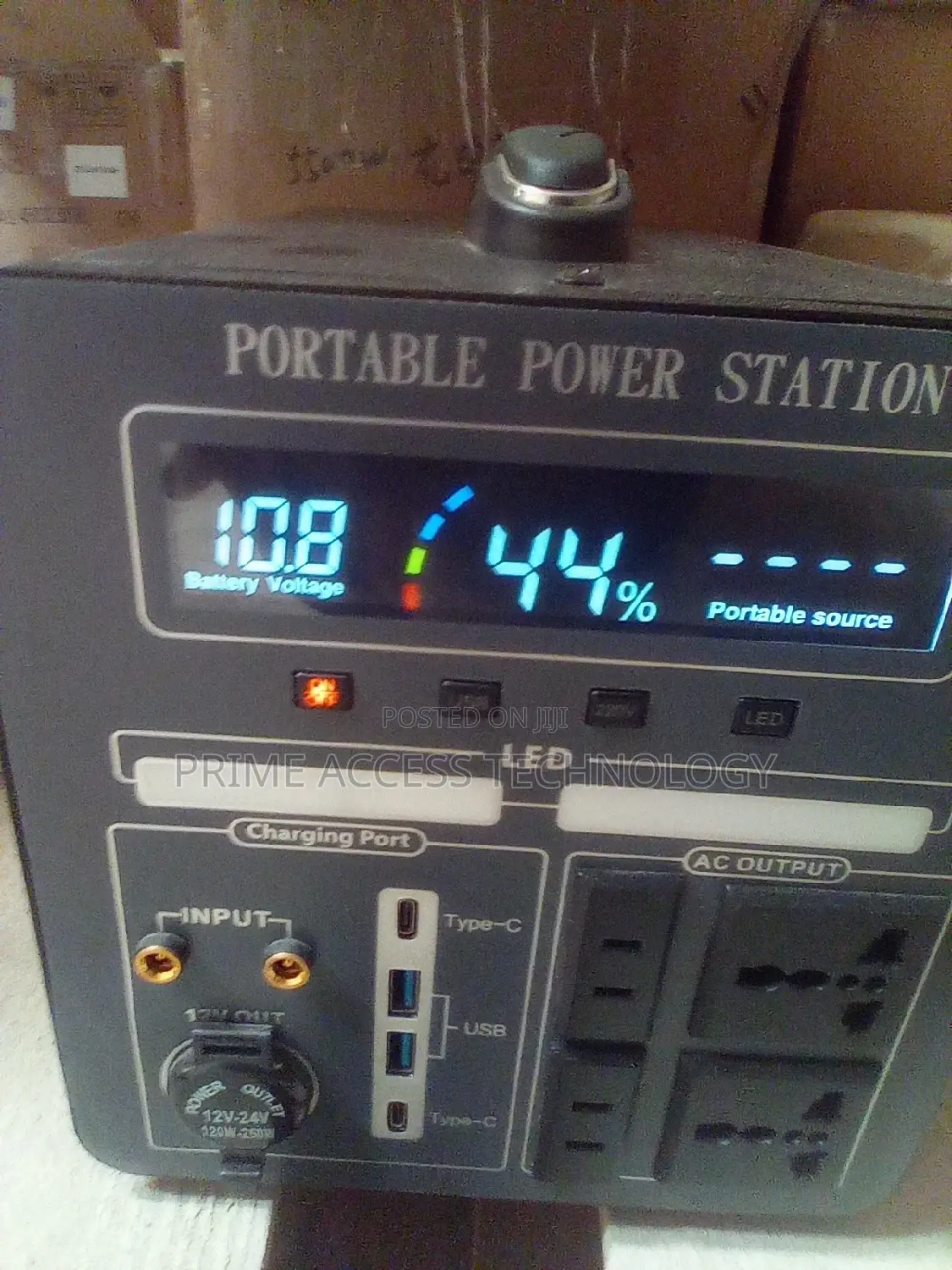 900watts Solar Generator Portable Power Station