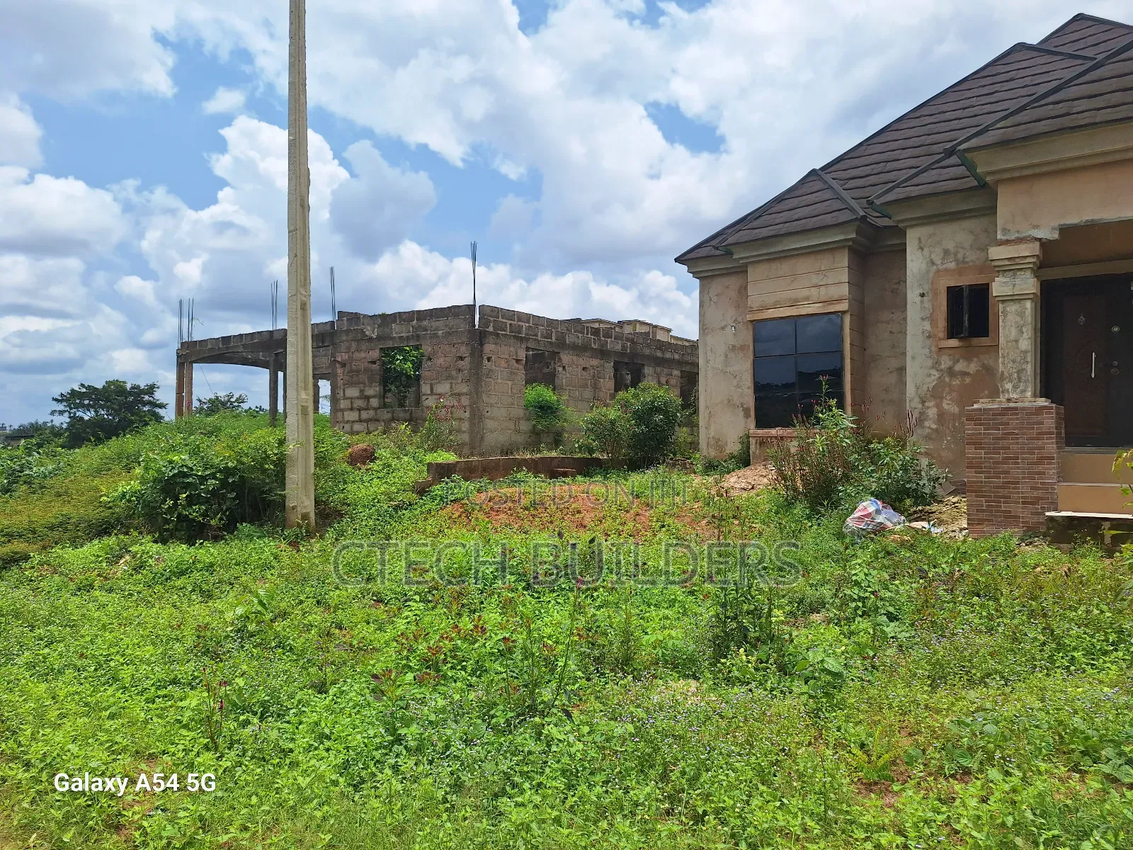 Distress Sale Land With Uncompleted 2flat at Roofing Level