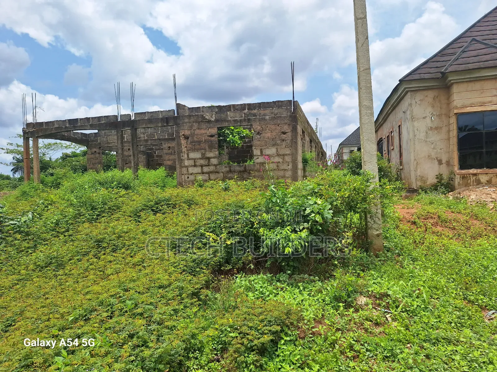 Distress Sale Land With Uncompleted 2flat at Roofing Level