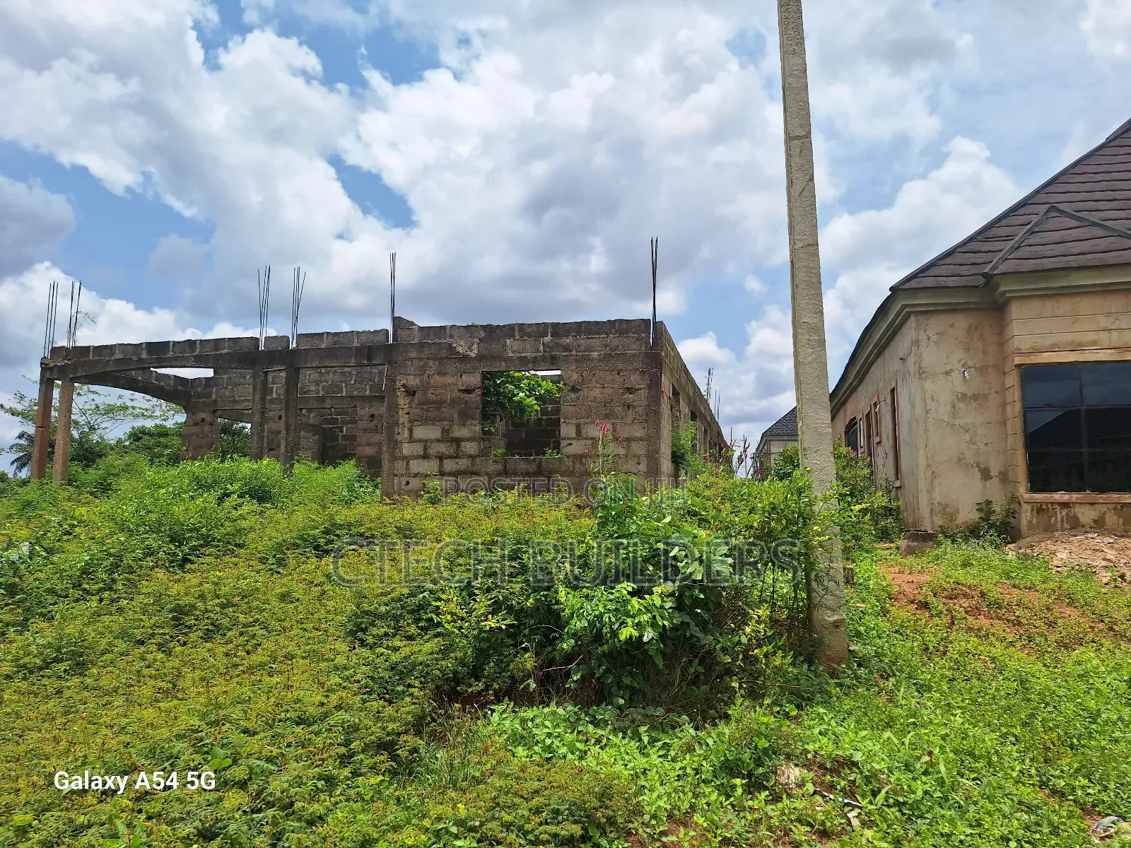 Distress Sale Land With Uncompleted 2flat at Roofing Level