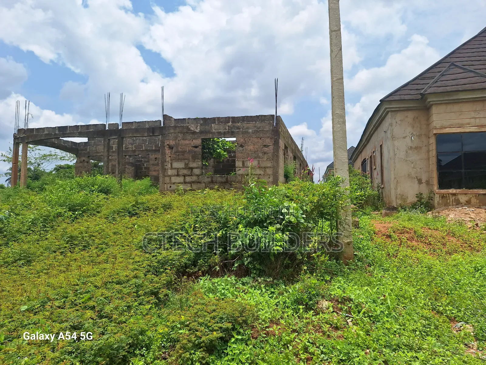 Distress Sale Land With Uncompleted 2flat at Roofing Level