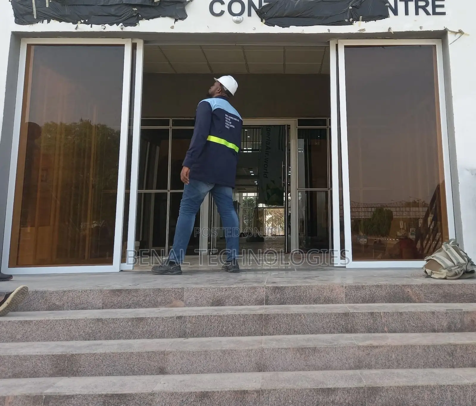 Automatic Contact-Free Doorway System