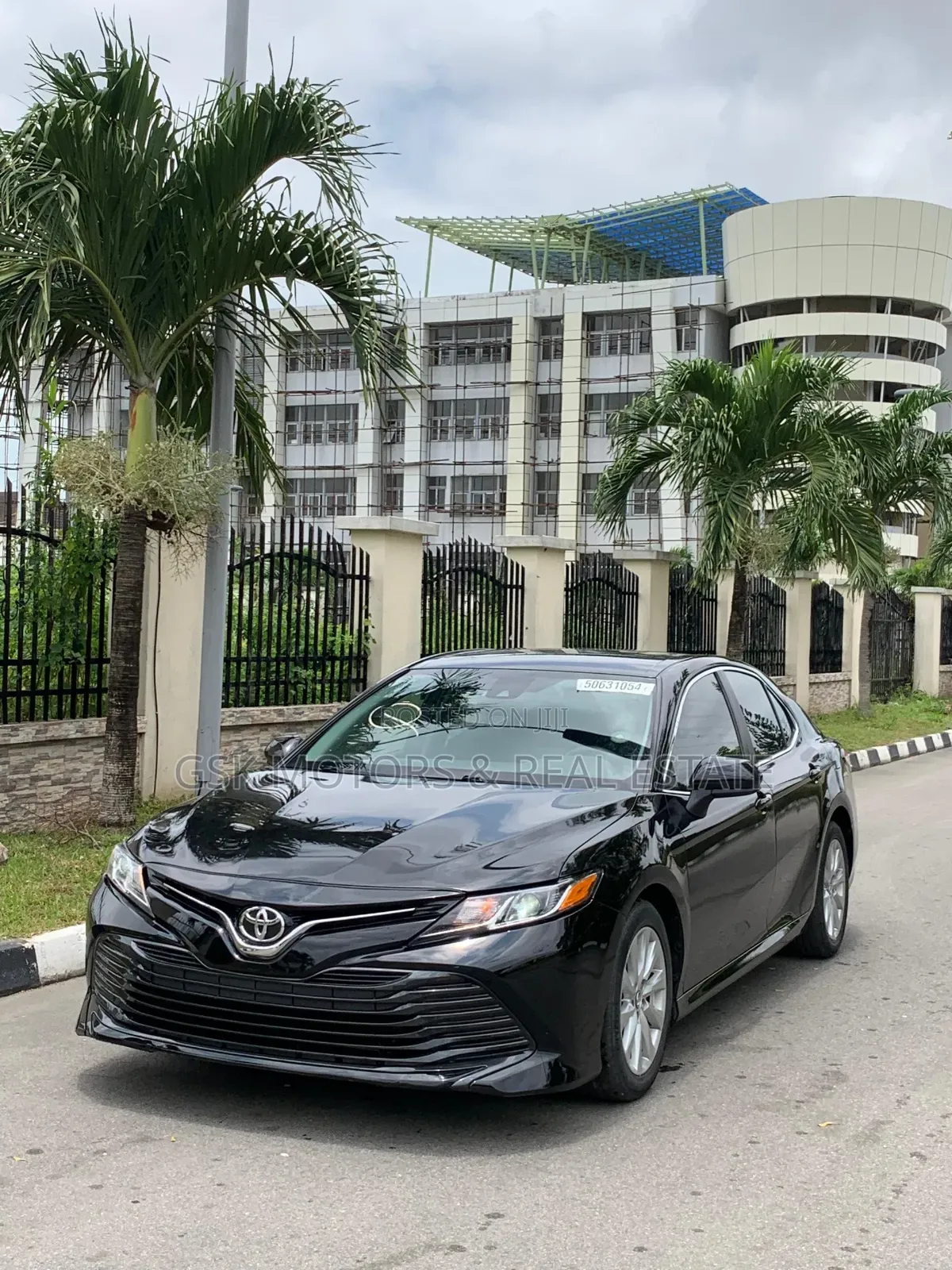 Toyota Camry LE (2.5L 4cyl 8A) 2019 Black