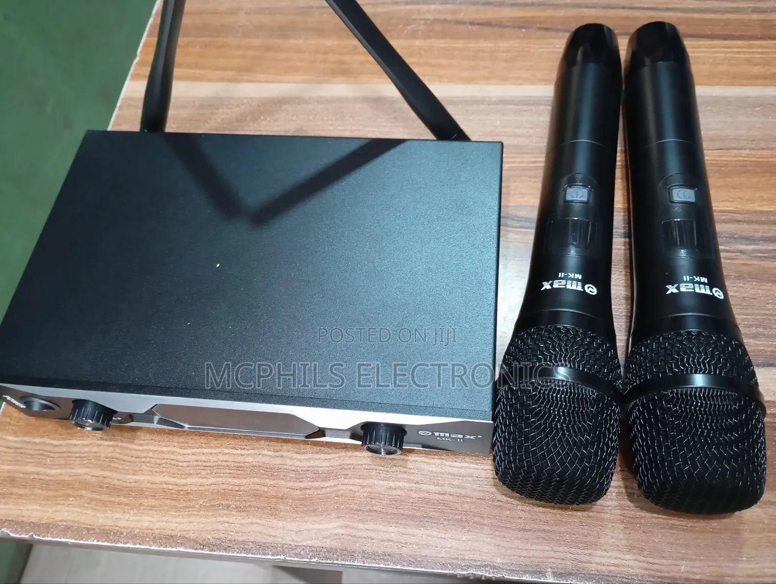 Max Mkii Uhf Wireless Microphone System