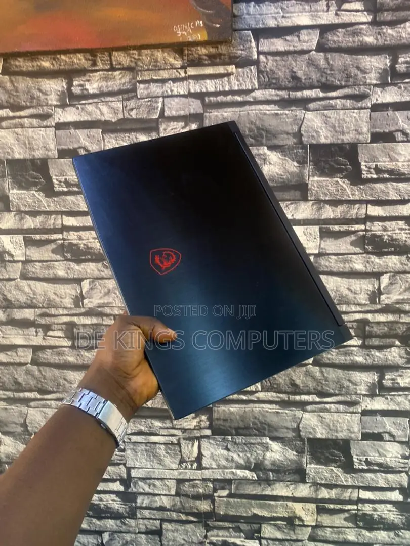 Laptop MSI GS65 Stealth Thin 8RF 16GB Intel Core I7 SSD 512GB