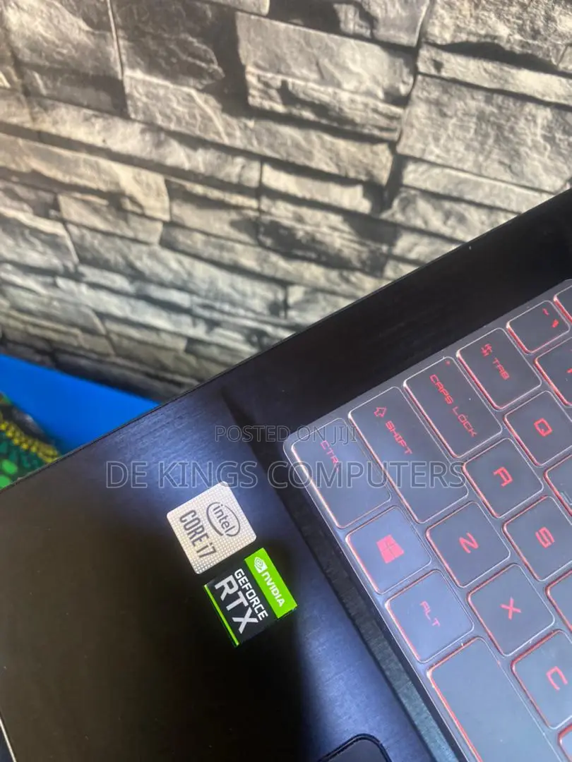 Laptop MSI GS65 Stealth Thin 8RF 16GB Intel Core I7 SSD 512GB