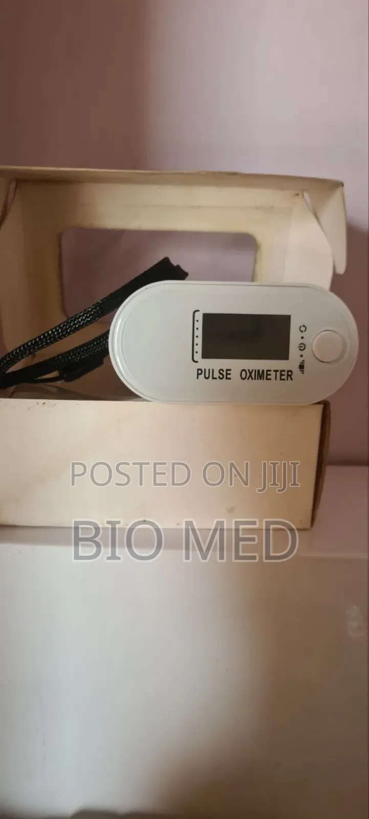 Fingertip Pulse Oximeter Blood Oxygen And Heartbeat Monitor