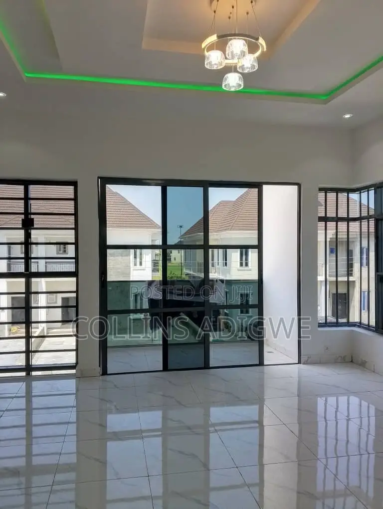 4bdrm Duplex in Security Estate, Off Lekki-Epe Expressway for sale