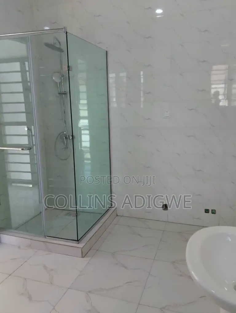 4bdrm Duplex in Security Estate, Off Lekki-Epe Expressway for sale