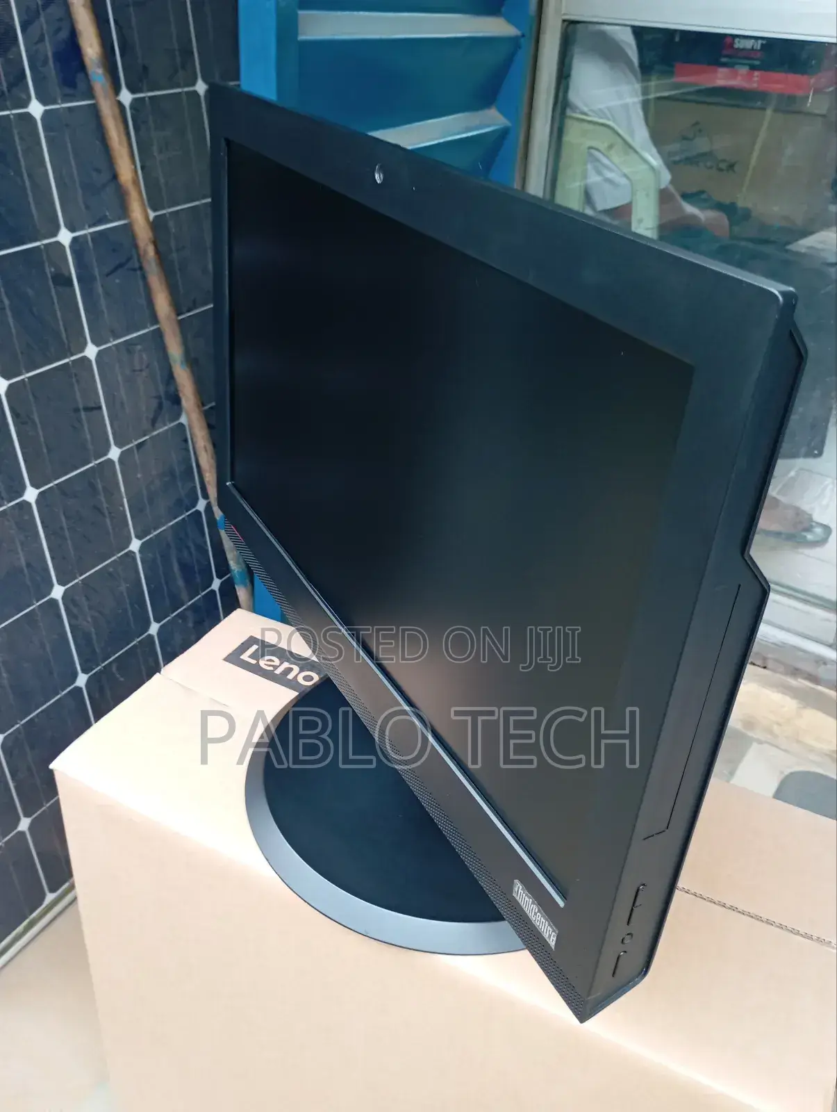 New Lenovo ThinkCentre M810z AIO 4GB Intel Core I3 HDD 500GB