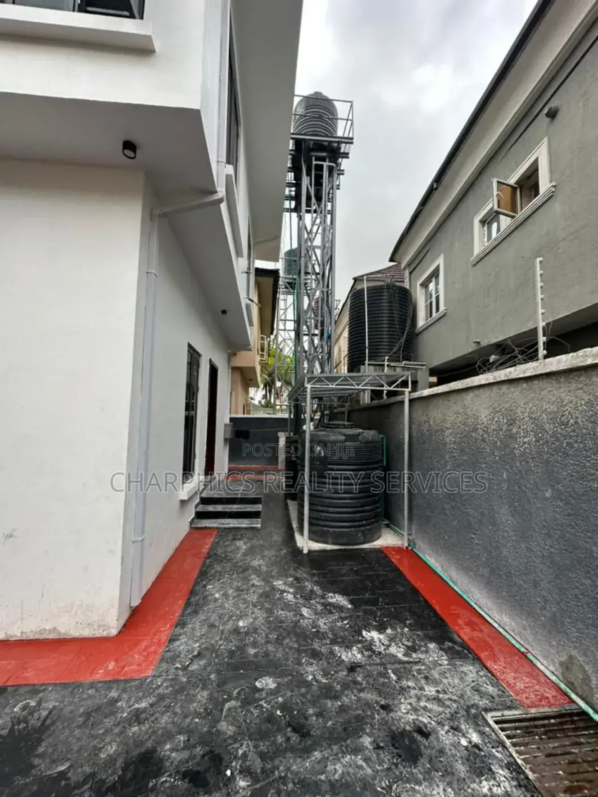 4bdrm House in Lekki Phase 1 for sale