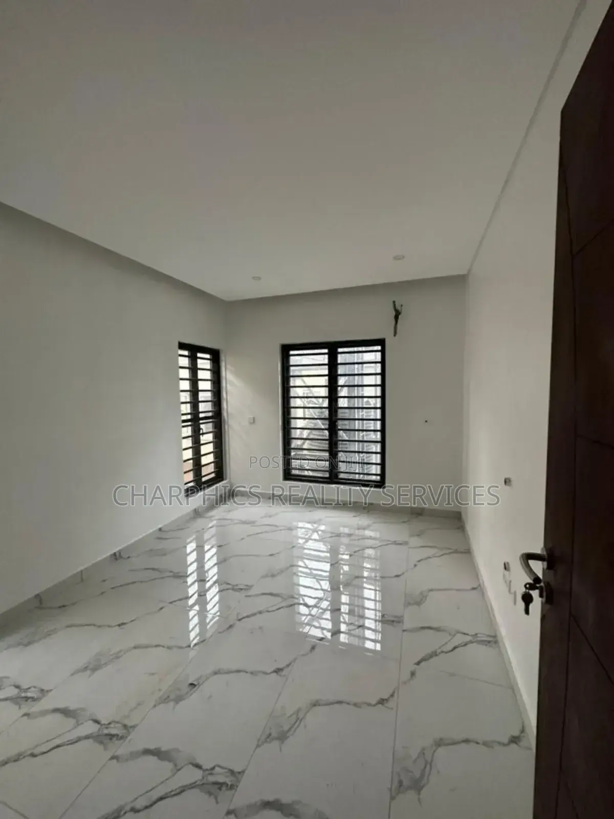 4bdrm House in Lekki Phase 1 for sale