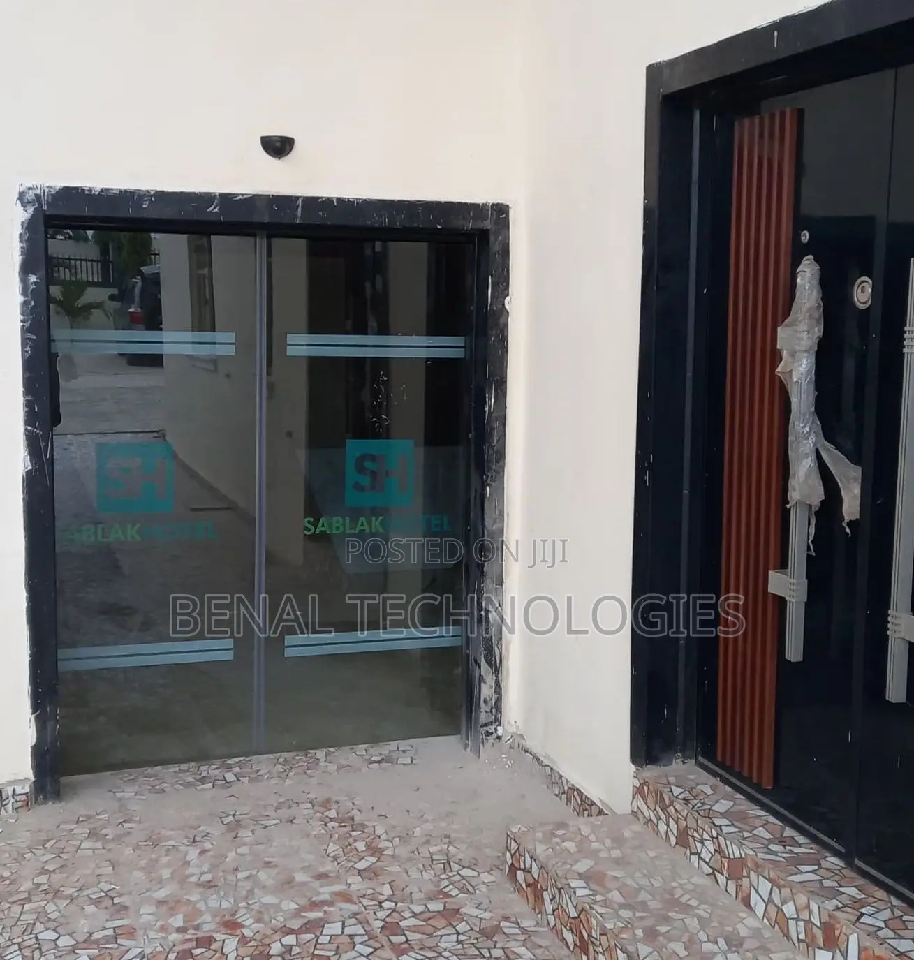 Service for Automatic Motion-Sensing Door System