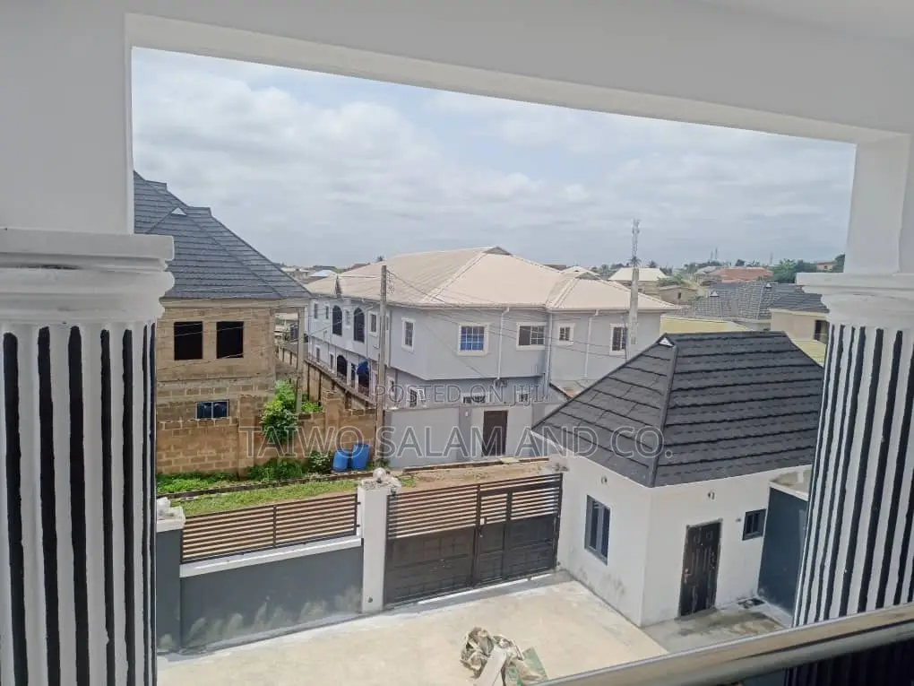 4bdrm Duplex in Akala Express for sale