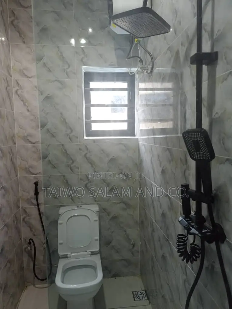 4bdrm Duplex in Akala Express for sale