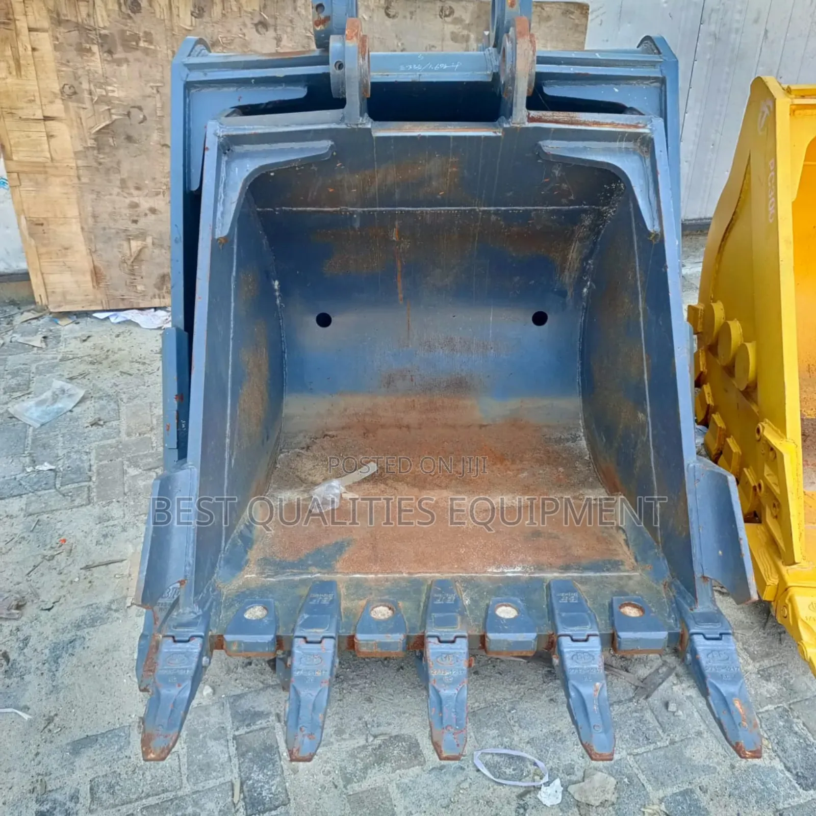 Cat 320 Excavator Bucket