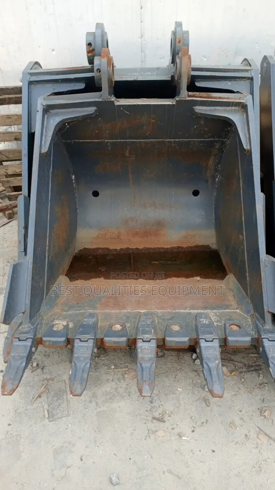 Cat 320 Excavator Bucket