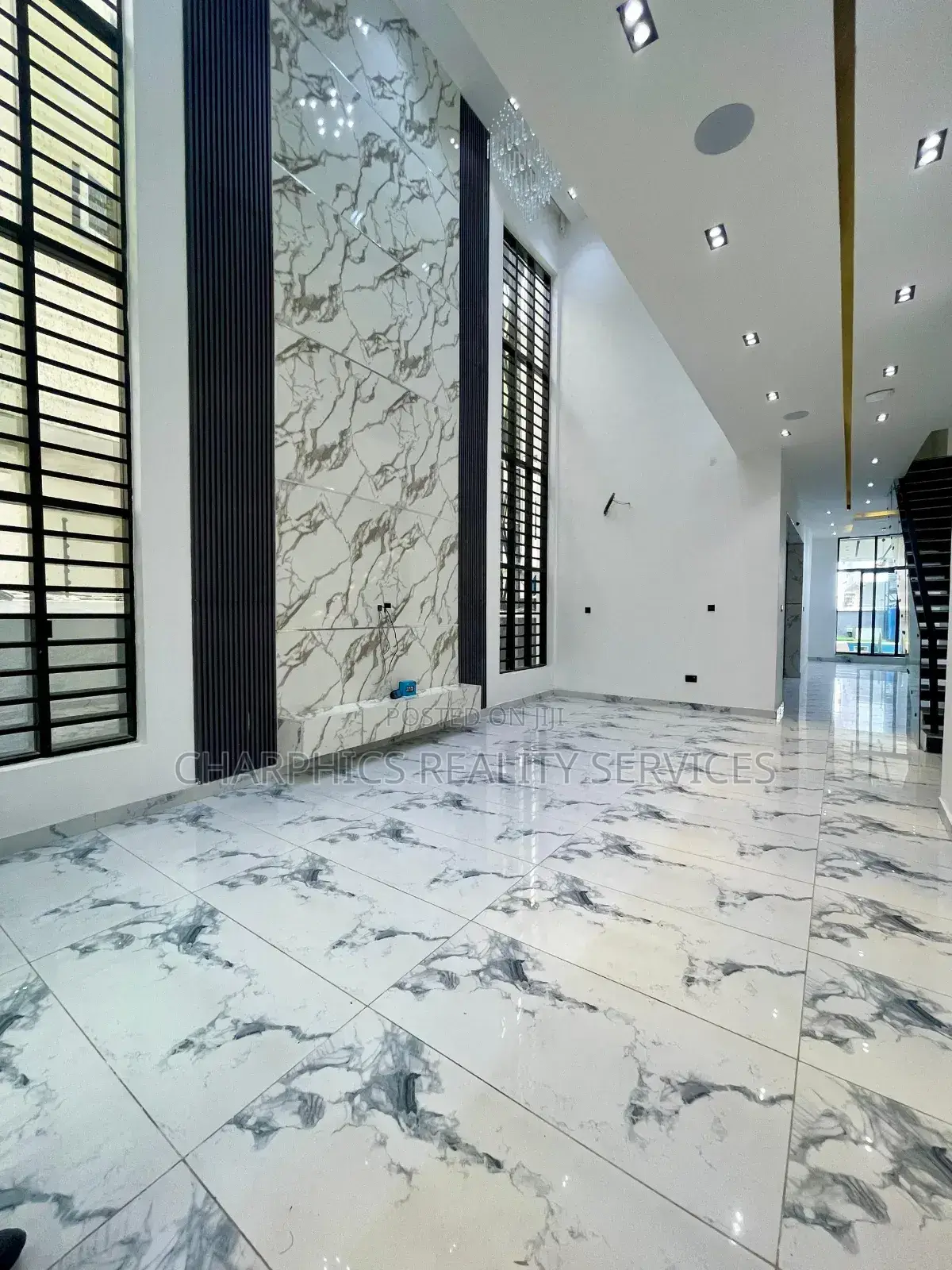 5bdrm Duplex in Osapa london for sale