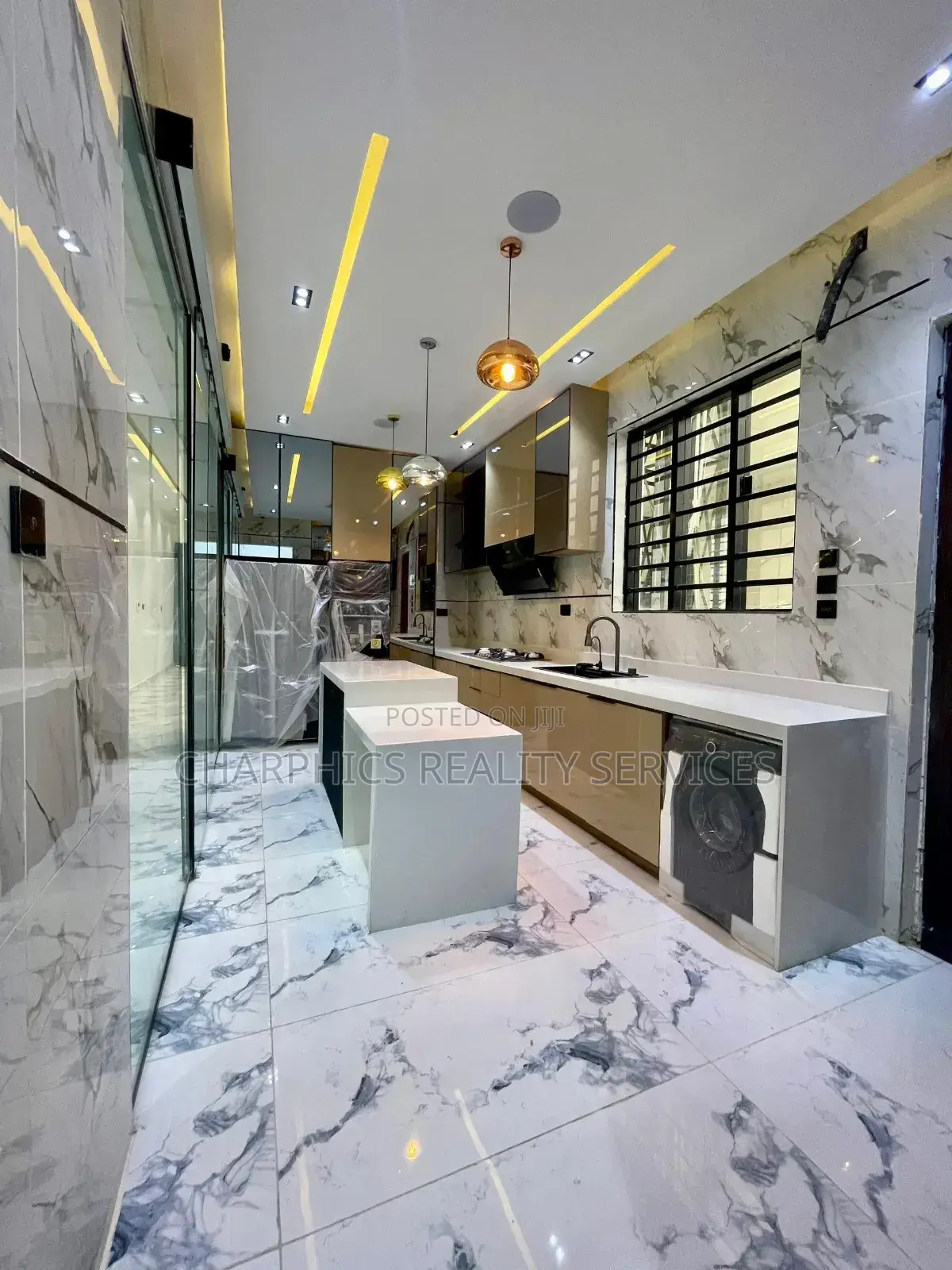5bdrm Duplex in Osapa london for sale