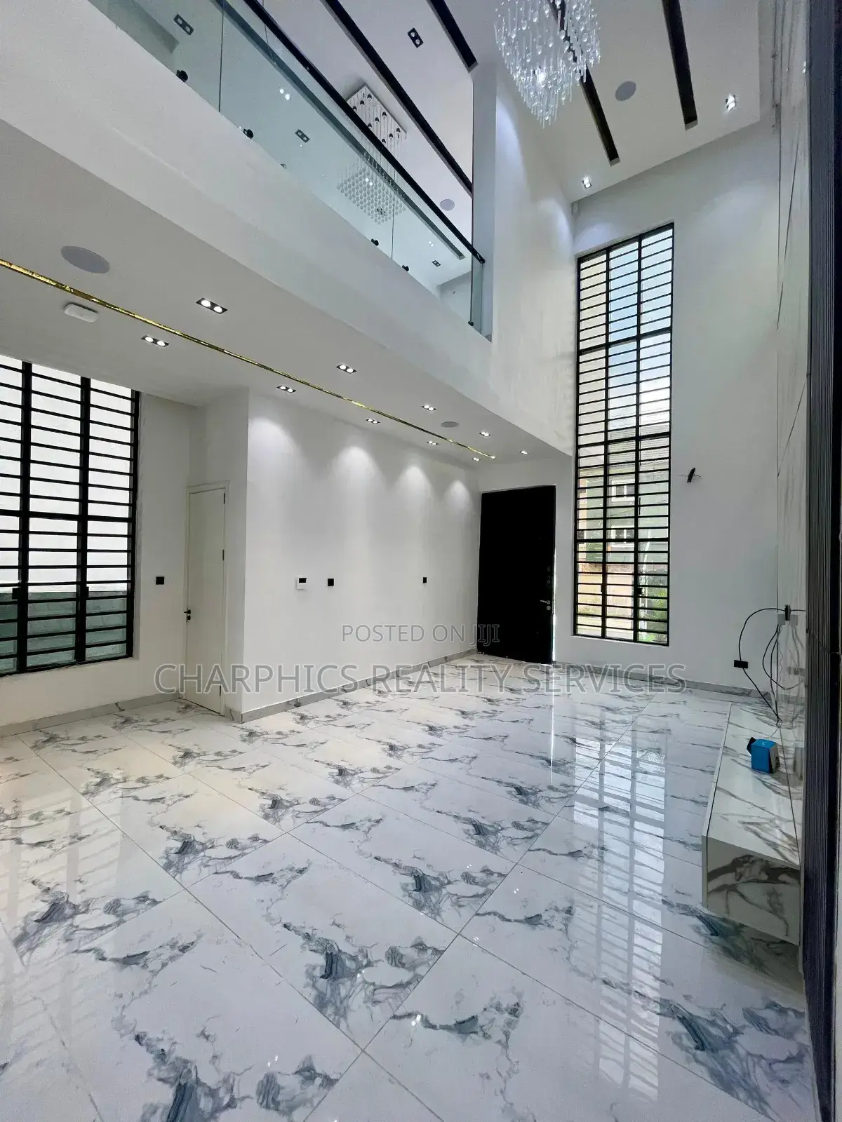 5bdrm Duplex in Osapa london for sale