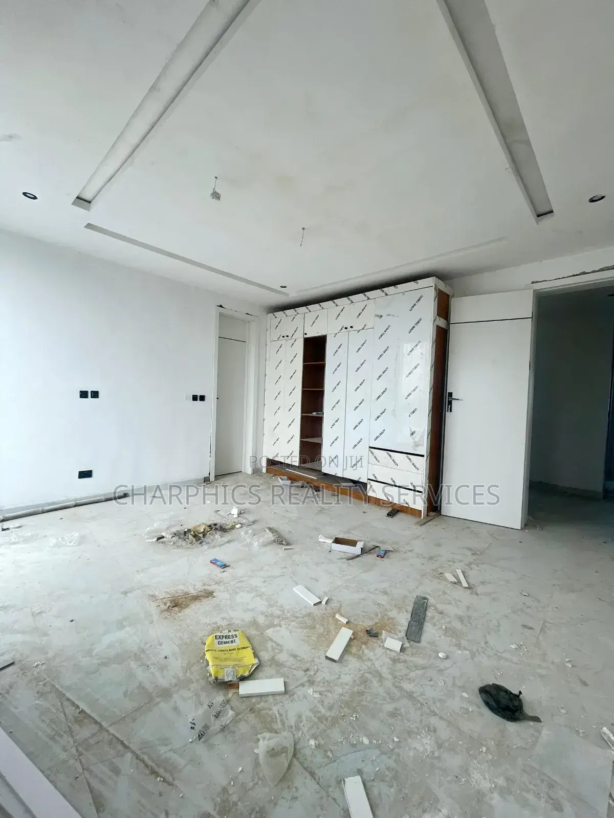 2bdrm Apartment in Lekki Phase 1 for sale