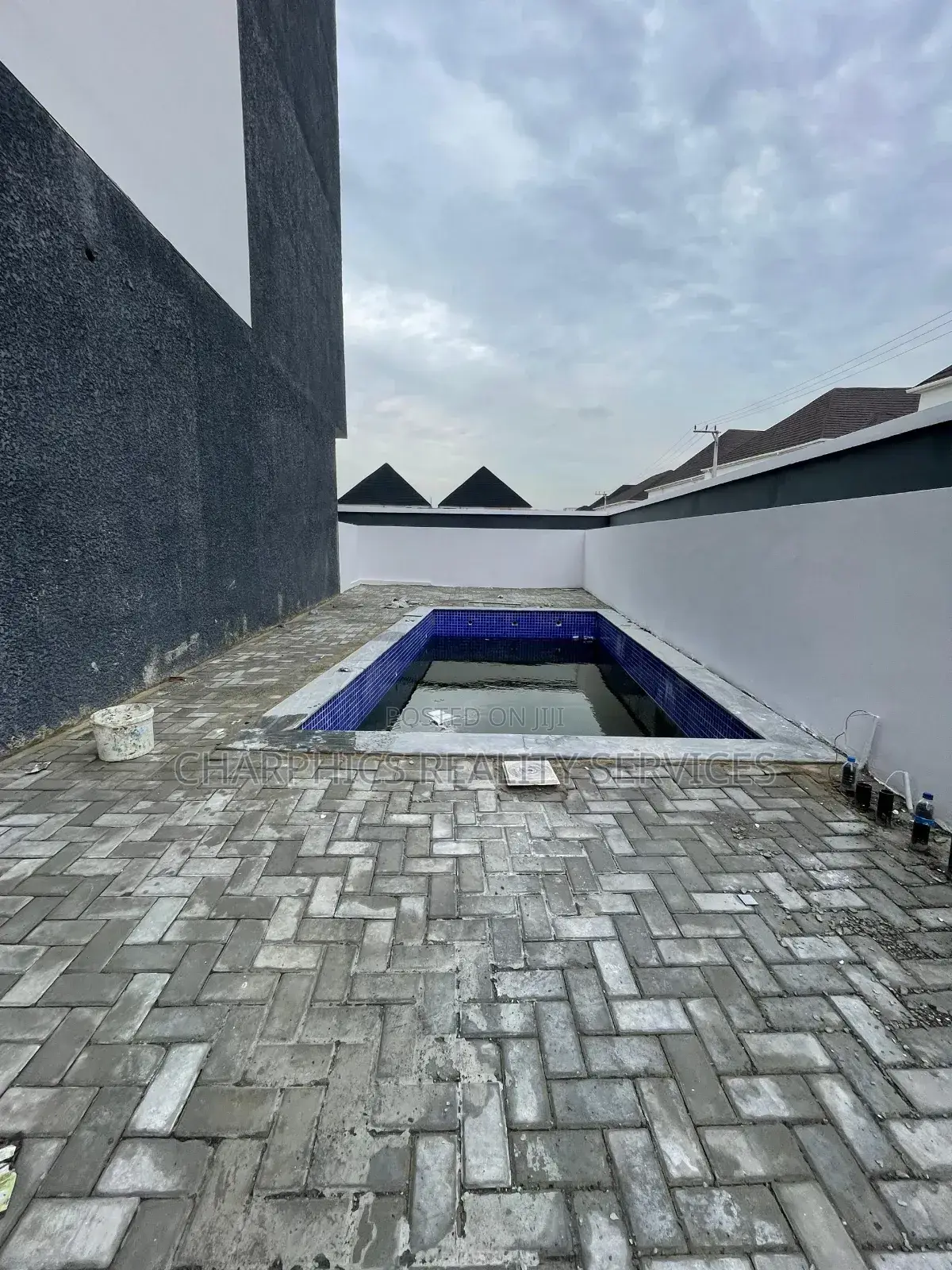 4bdrm Duplex in Lekki Phase 2 for sale