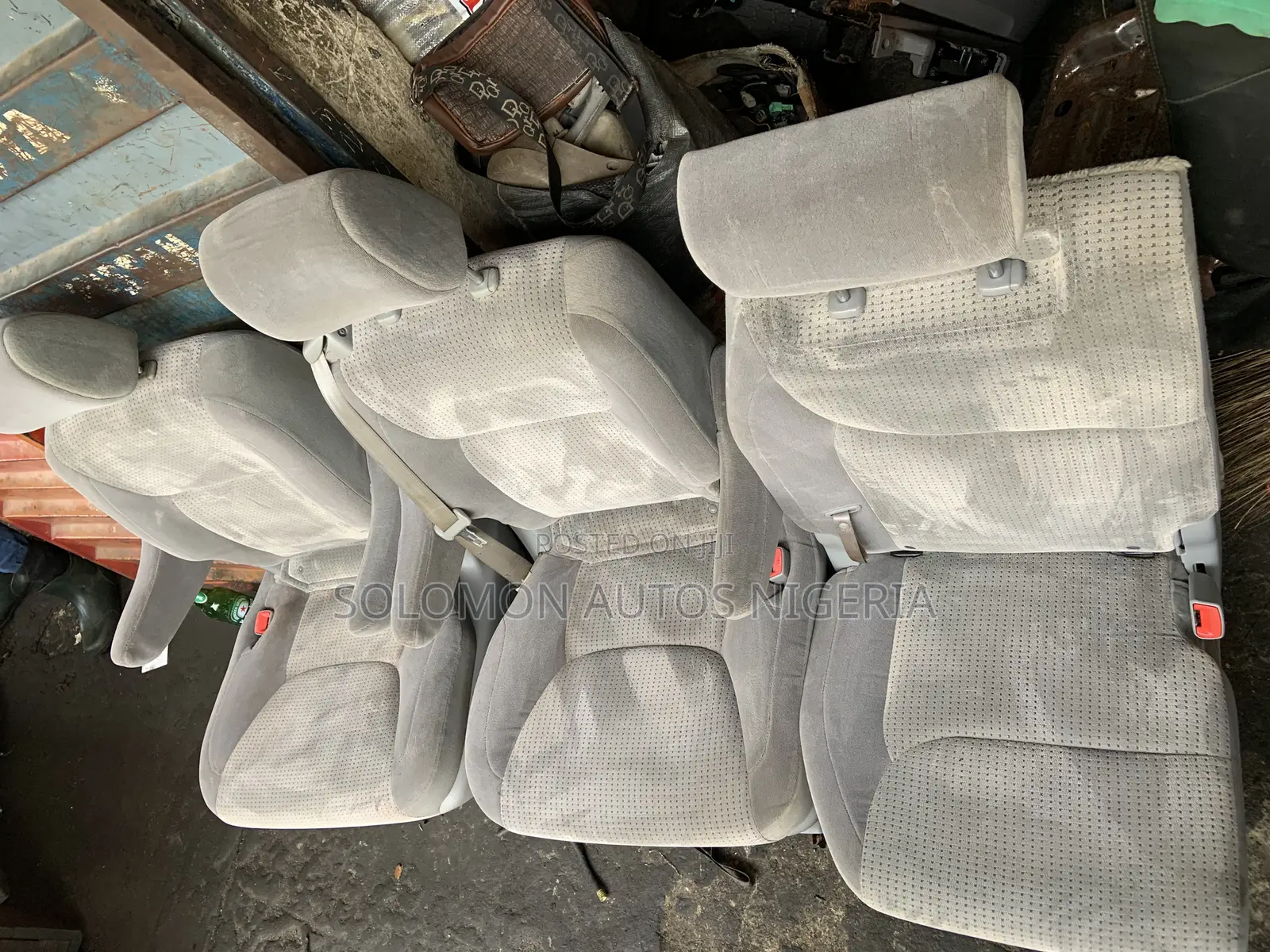 Complete Seat of Toyota Sienna 2006 Model