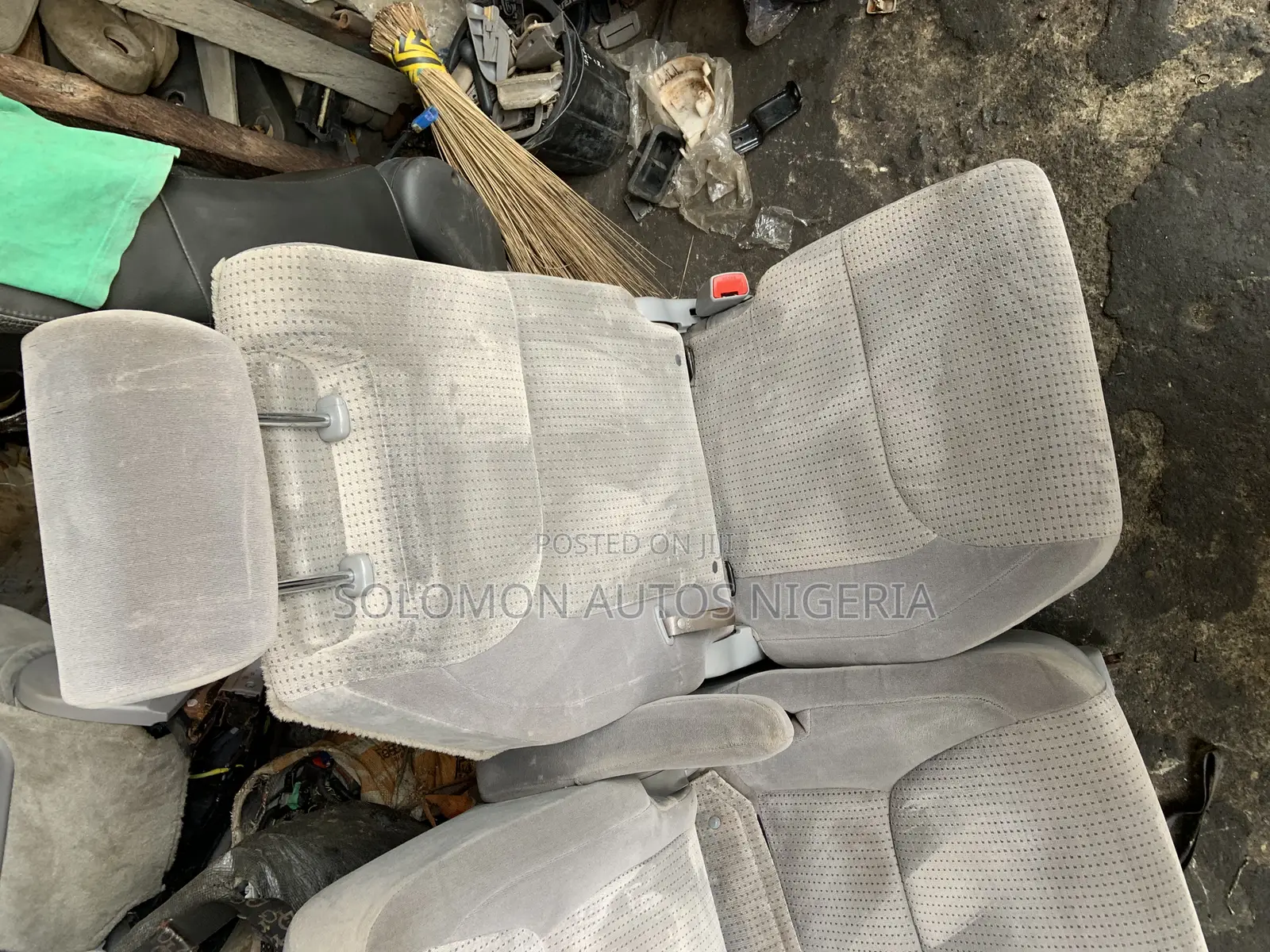 Complete Seat of Toyota Sienna 2006 Model