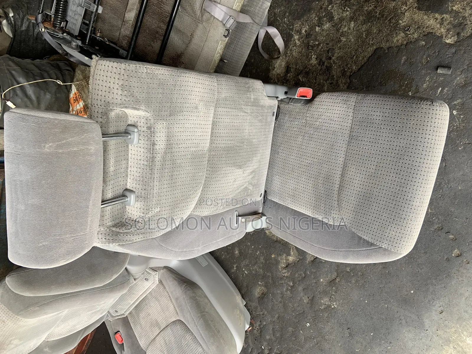 Complete Seat of Toyota Sienna 2006 Model