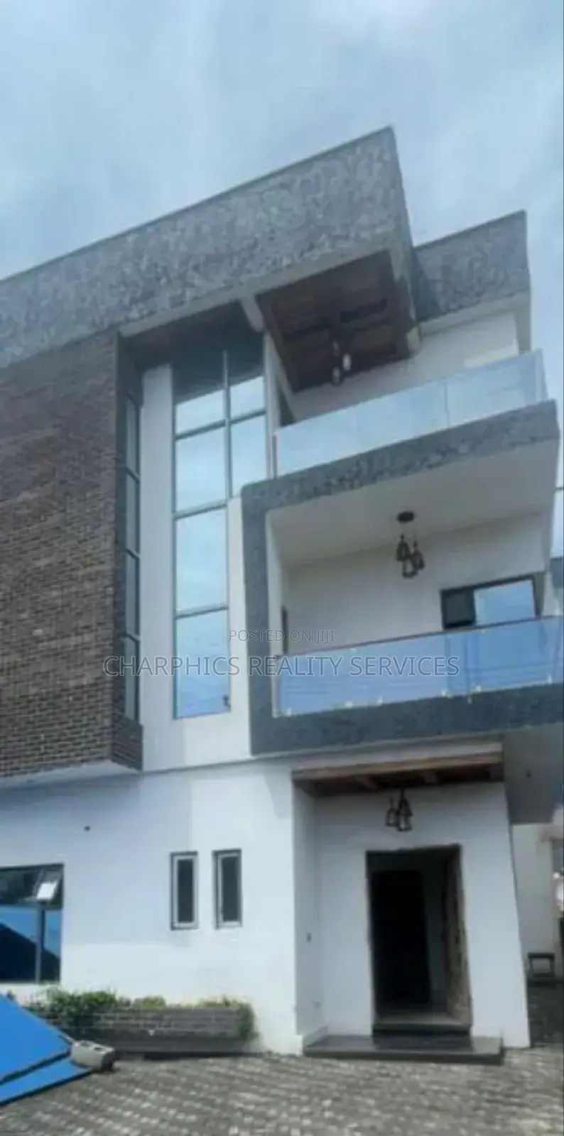 5bdrm Duplex in Lekki Phase 1 for sale